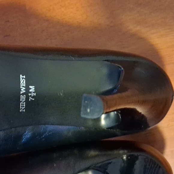 NINE WEST Elegant Black Leather Pumps Heels Classic Sz 7.5M - Picture 5 of 8